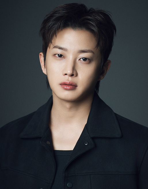 배우 김민석, 부친상으로 애도