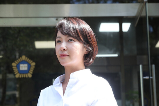 황정음, 43억 횡령 혐의 1심서 집행유예 4년 선고