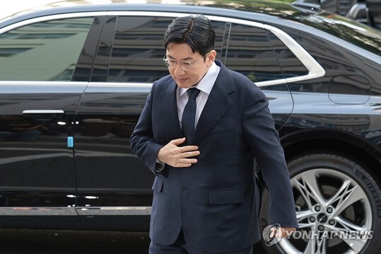 하이브 방시혁 의장, 출국 금지…1900억 부당 이득 혐의 조사