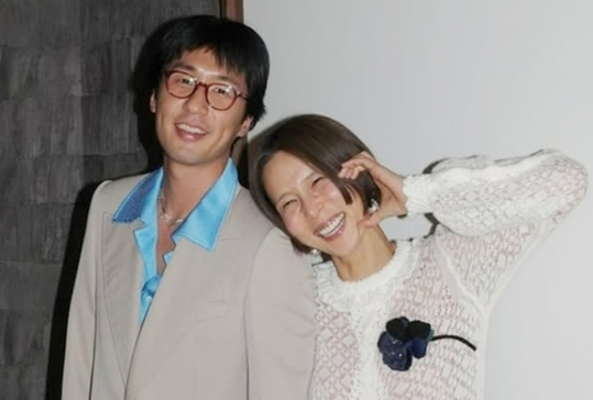 방송인 김나영, 연인 마이큐와 4년 열애 끝 결혼 발표