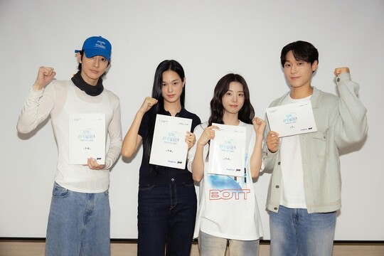 홍자매 신작 그랜드 갤럭시 호텔, 넷플릭스 오리지널로 제작 확정