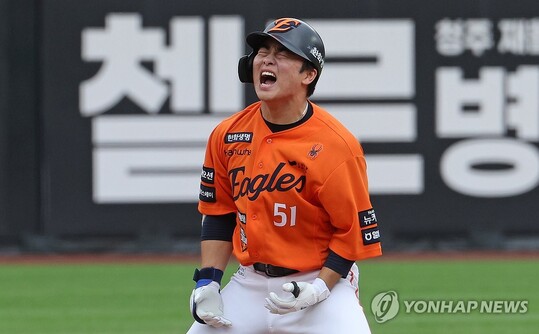 한화, 플레이오프 1차전서 삼성 9-8 격파