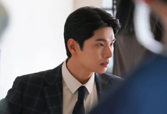 이이경, 사생활 폭로 논란 속 방송 강행