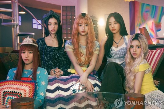 법원, ‘뉴진스’ 어도어 전속계약 유효 판결…멤버들 "신뢰 파탄 항소할 것"