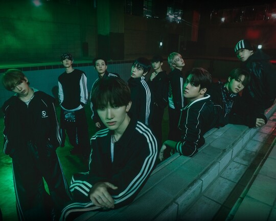 싸이커스, 미니 6집 초동 판매량 32만 장 커리어 하이 기록