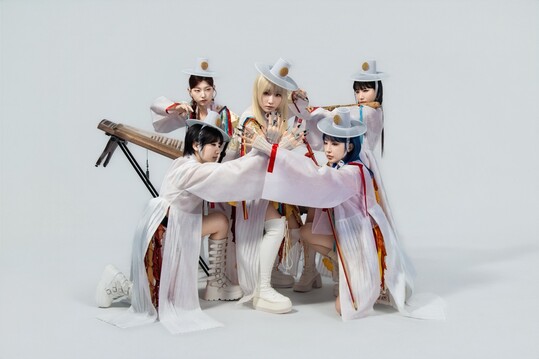 그라나다, 몽골 방송서 신곡 