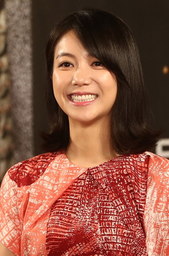 김옥빈, 비연예인과 결혼식