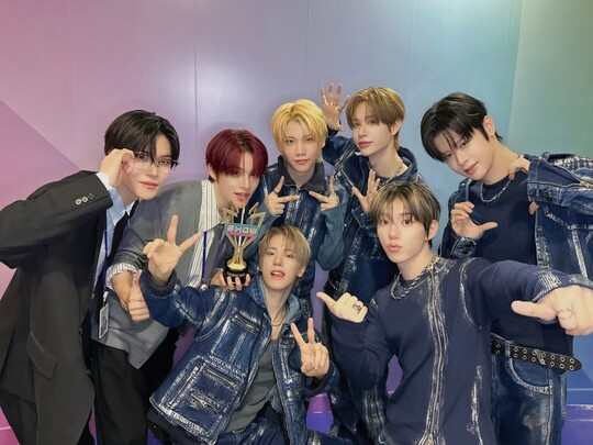 클로즈 유어 아이즈, 