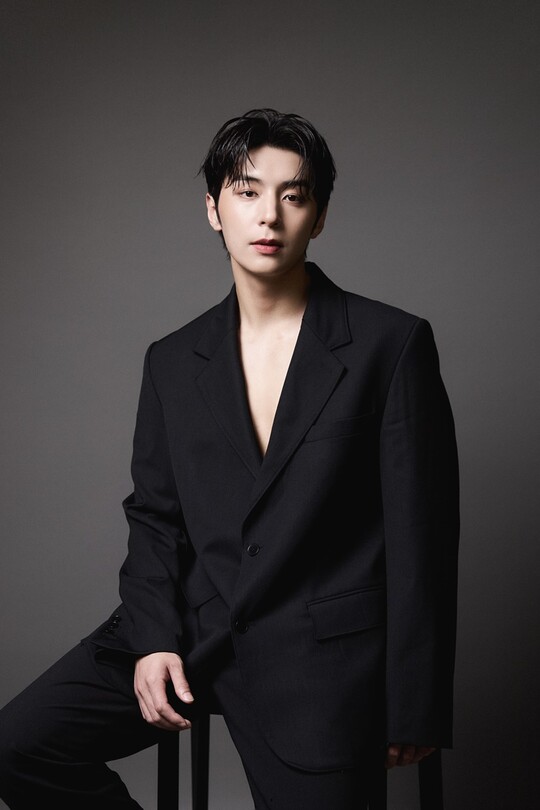 골든차일드 최성윤, 새 소속사서 첫 프로필 공개