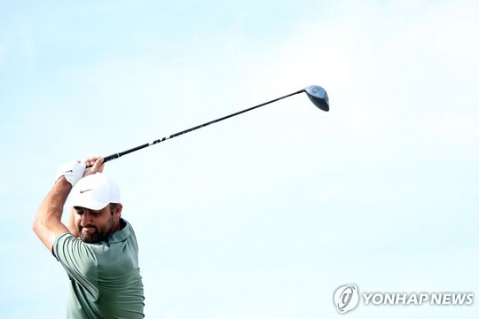 셰플러, 히어로 월드 챌린지 1R 공동 선두로 3연패 시동