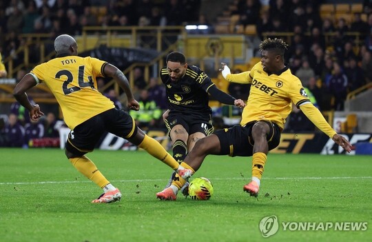 울버햄프턴, 황희찬 결장..맨유에 1-4 완패…EPL 8연패 수렁