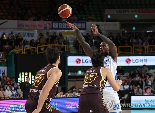 전 농구 국가대표 라건아, KCC 상대 세금 소송 제기