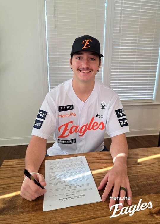 한화 이글스, 새 외국인 투수 오웬 화이트 영입