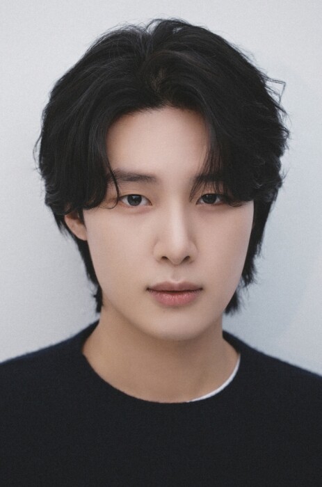 학교 폭력 논란 후 1년 만에 사과한 김동희, 네오스엔터와 새 출발