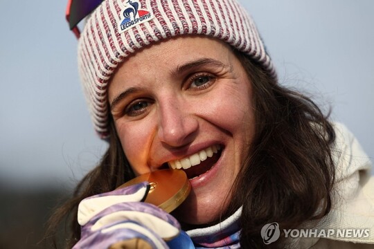 신용카드 절도 유죄판결 4개월 만에 올림픽 2관왕 등극