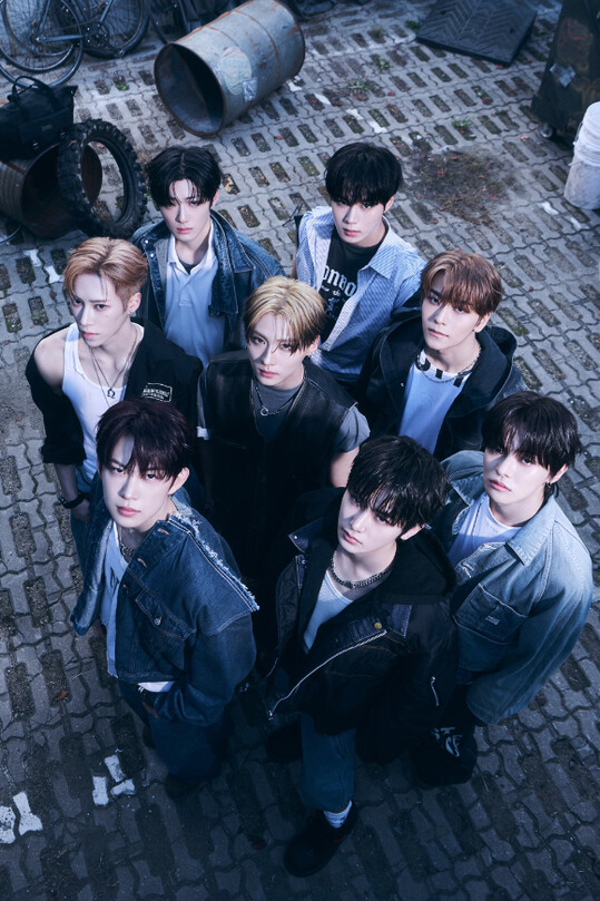 웨이크원, 소속 아티스트 명예훼손 게시물에 법적 대응 착수