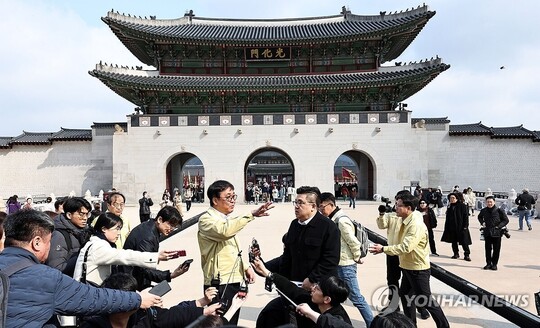 [현장] 최휘영 문체부 장관 "암표 팔겠다는 건 다 사기…K컬처 상징될 무대, 첫째도 안전"