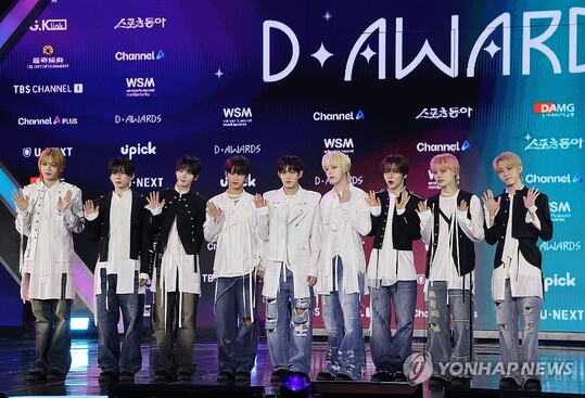 그룹 아홉, 7년 계약 연장 논의