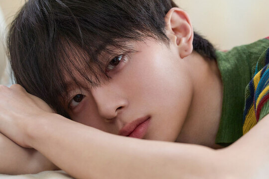 베리베리 강민, 솔로 데뷔… 첫 싱글 ‘Free Falling’ 발매