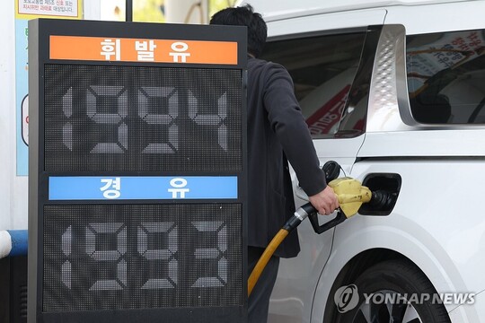24일 0시부터 휘발유 1934원·경유 1923원 유지…국제유가 하락에도 수요 관리 딜레마