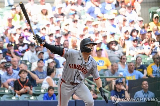 이정후, 밀워키전 4안타 맹타…시즌 타율 0.322 기록